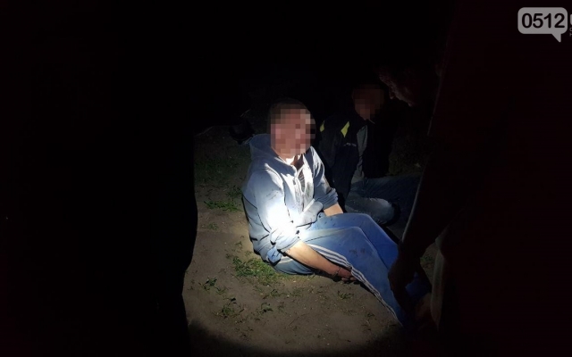 В Ракетной Роще два парня устроили «разборки» и угрожали друг друга ножами Фото № 3 В Ракетной Роще два парня устроили «разборки» и угрожали друг друга ножами Фото № 3