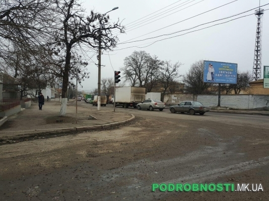 На Варваровском мосту ведутся ремонтные работы, на данном участке образовались большие автопробки Фото № 3 На Варваровском мосту ведутся ремонтные работы, на данном участке образовались большие автопробки Фото № 3