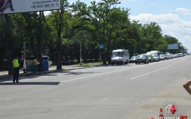 На Авангардной скопилось большое количество зерновозов, движение на Богоявленском проспекте частично заблокировано Фото № 0 На Авангардной скопилось большое количество зерновозов, движение на Богоявленском проспекте частично заблокировано Фото № 0