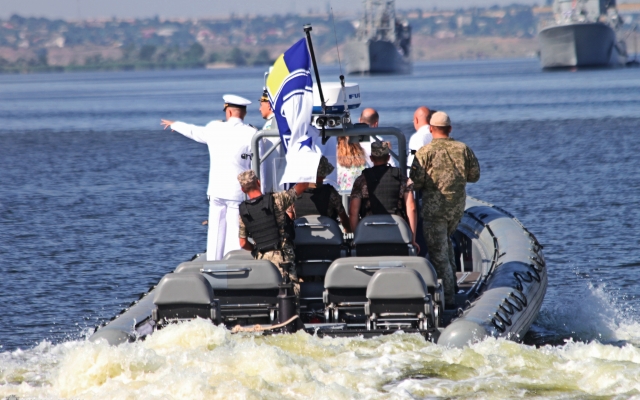 В Николаеве отмечают День Военно-Морских Сил Вооруженных Сил Украины Фото № 12 В Николаеве отмечают День Военно-Морских Сил Вооруженных Сил Украины Фото № 12