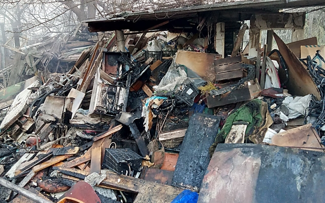 В Николаевском районе огнем полностью уничтожены три хозяйственные постройки Фото № 2 В Николаевском районе огнем полностью уничтожены три хозяйственные постройки Фото № 2