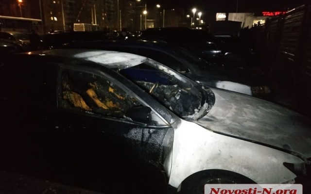 В Николаеве на платной парковке сгорел автомобиль Toyota Camry Фото № 9 В Николаеве на платной парковке сгорел автомобиль Toyota Camry Фото № 9