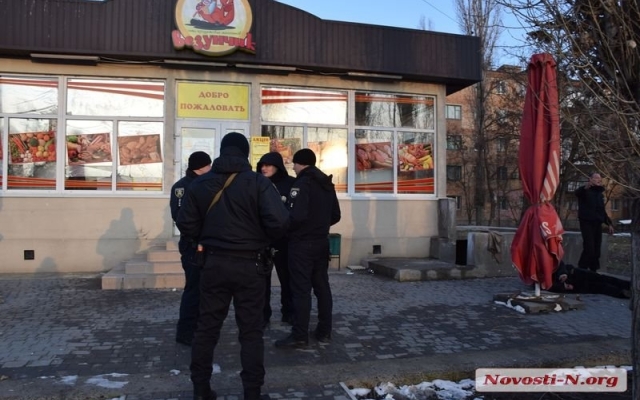 В Николаеве правоохранители задержали грабителя по «горячим следам» Фото № 8 В Николаеве правоохранители задержали грабителя по «горячим следам» Фото № 8