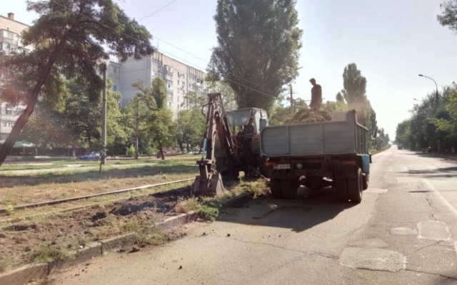 В Николаеве улучшают внешний вид магистральных дорог Фото № 1 В Николаеве улучшают внешний вид магистральных дорог Фото № 1