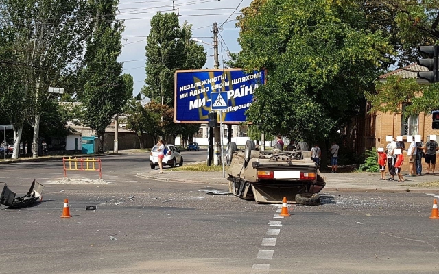 На Пограничной произошла серьезная авария, трех пострадавших отправили в больницу Фото № 5 На Пограничной произошла серьезная авария, трех пострадавших отправили в больницу Фото № 5