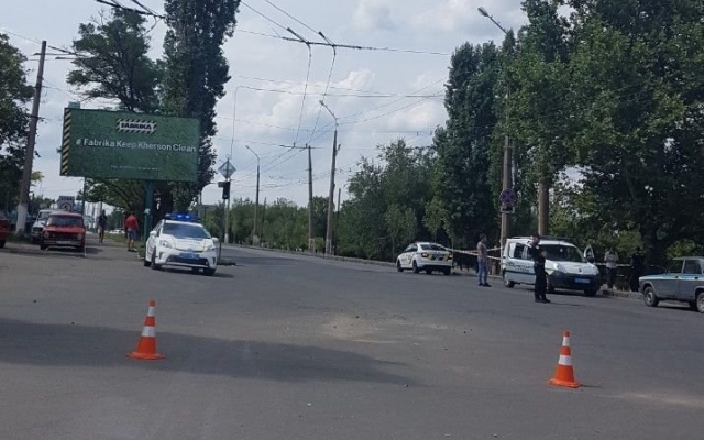 В районе Херсонского шоссе из-за мужчины с зарядом для гранатомета перекрыли близлежащие улицы Фото № 1 В районе Херсонского шоссе из-за мужчины с зарядом для гранатомета перекрыли близлежащие улицы Фото № 1
