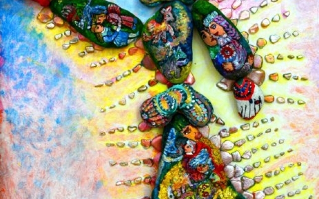 Николаевцам представили выставку картин из лечебных камней Фото № 14 Николаевцам представили выставку картин из лечебных камней Фото № 14