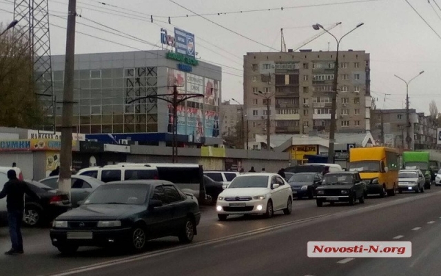 Возле рынка Возле рынка