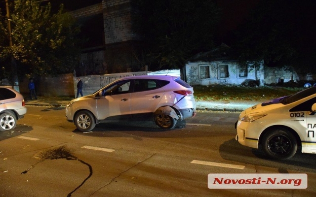 На Центральном проспекте пьяный водитель на автомобиле с еврономерами на большой скорости врезался в иномарку Фото № 3 На Центральном проспекте пьяный водитель на автомобиле с еврономерами на большой скорости врезался в иномарку Фото № 3