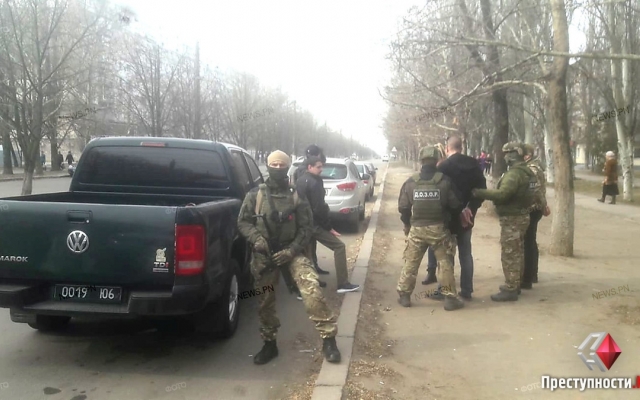 Сотрудники Госпогранслужбы провели спецоперацию с задержанием мужчины Фото № 4 Сотрудники Госпогранслужбы провели спецоперацию с задержанием мужчины Фото № 4