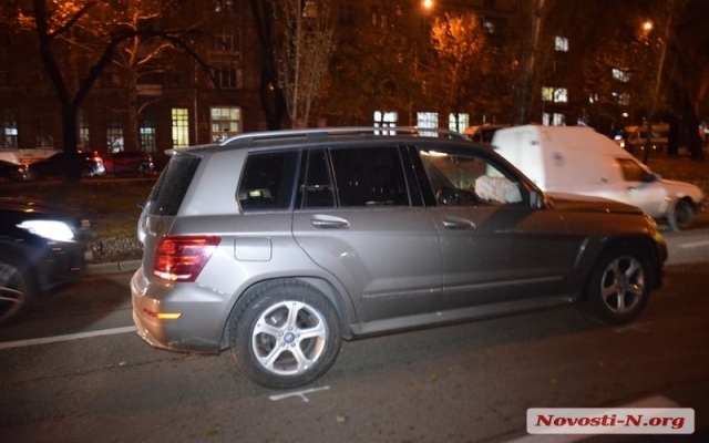 Авария с участием жены главы Врадиевской райгосадминистрации Василия Жосана, образовалась огромная автомобильная пробка Фото № 6 Авария с участием жены главы Врадиевской райгосадминистрации Василия Жосана, образовалась огромная автомобильная пробка Фото № 6