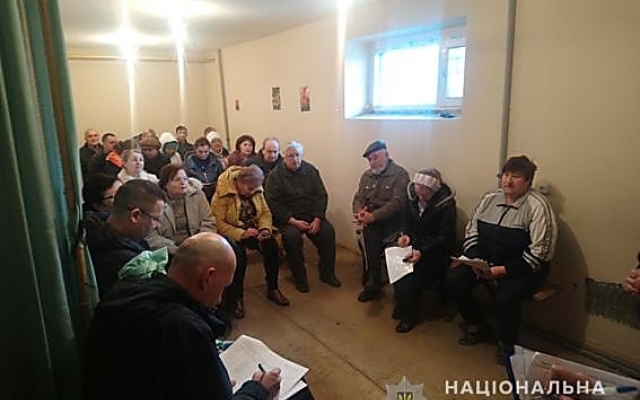 На Центральном проспекте жильцы одного из домов организовали «соседскую стражу», чтобы обеспечить правопорядок Фото № 2 На Центральном проспекте жильцы одного из домов организовали «соседскую стражу», чтобы обеспечить правопорядок Фото № 2