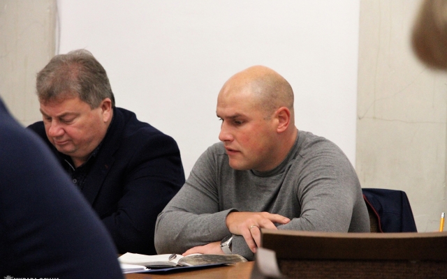 Мэр Николаева Александр Сенкевич требует навести порядок с опасшими листьями Фото № 1 Мэр Николаева Александр Сенкевич требует навести порядок с опасшими листьями Фото № 1