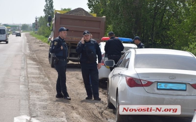 Бандиты из Одессы попытались взять под контроль весовой комплекс в Николаеве Фото № 10 Бандиты из Одессы попытались взять под контроль весовой комплекс в Николаеве Фото № 10