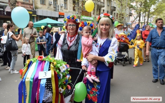 В Николаеве состоялся традиционный Парад карапузов Фото № 1 В Николаеве состоялся традиционный Парад карапузов Фото № 1