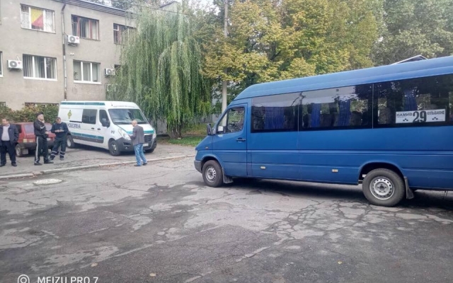 Ведется проверка инцидента: водитель на полпути высадил 10-летнюю девочку из маршрутки Фото № 2 Ведется проверка инцидента: водитель на полпути высадил 10-летнюю девочку из маршрутки Фото № 2