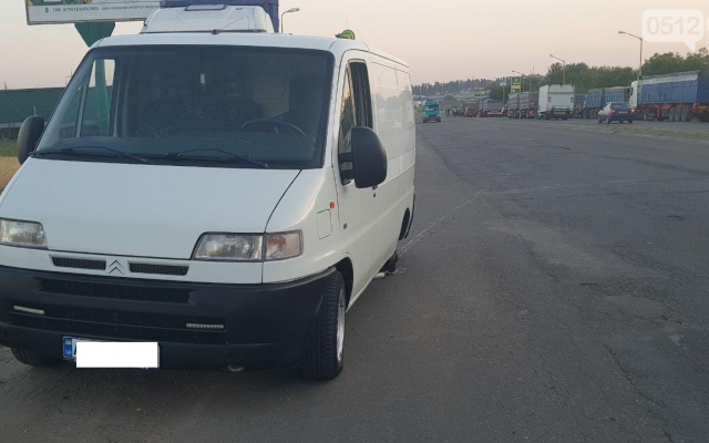 Авария на Баштанском шоссе: на ходу у микроавтобуса отлетело колесо Фото № 3 Авария на Баштанском шоссе: на ходу у микроавтобуса отлетело колесо Фото № 3