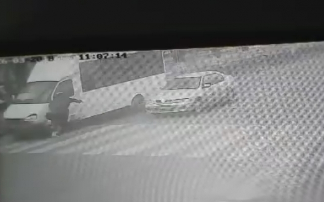 Появилось видео, как на пешеходном переходе маршрутка сбила женщину Фото № 0 Появилось видео, как на пешеходном переходе маршрутка сбила женщину Фото № 0