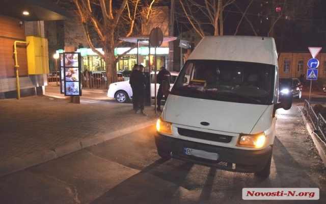 В Николаеве на Адмирала Макарова устроили стрельбу из-за очереди в McDonalds, есть пострадавшие Фото № 3 В Николаеве на Адмирала Макарова устроили стрельбу из-за очереди в McDonalds, есть пострадавшие Фото № 3