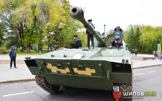 Выставка военной техники в Николаеве Фото № 2 Выставка военной техники в Николаеве Фото № 2