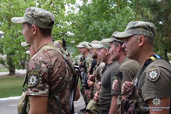 Отряд николаевских полицейских-спецназовцев отправился в зону проведения операции объединенных сил Фото № 1 Отряд николаевских полицейских-спецназовцев отправился в зону проведения операции объединенных сил Фото № 1