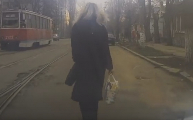 Николаевские камиказде: безрассудные пешеходы бросаются под колеса автомобилей Фото № 2 Николаевские камиказде: безрассудные пешеходы бросаются под колеса автомобилей Фото № 2