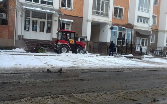 В Николаеве ликвидируют последствия непогоды Фото № 2 В Николаеве ликвидируют последствия непогоды Фото № 2