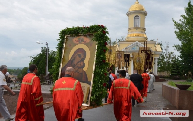 В Николаеве отметили День Святого Николая тройным крестным ходом Фото № 9 В Николаеве отметили День Святого Николая тройным крестным ходом Фото № 9
