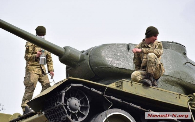 В Николаеве ко Дню освобождения Николаева обновят монумент «Танк» Фото № 3 В Николаеве ко Дню освобождения Николаева обновят монумент «Танк» Фото № 3