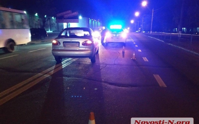 На Космонавтов автомобиль сбил пожилую женщину, переходившую с внучкой в неустановленном месте Фото № 1 На Космонавтов автомобиль сбил пожилую женщину, переходившую с внучкой в неустановленном месте Фото № 1