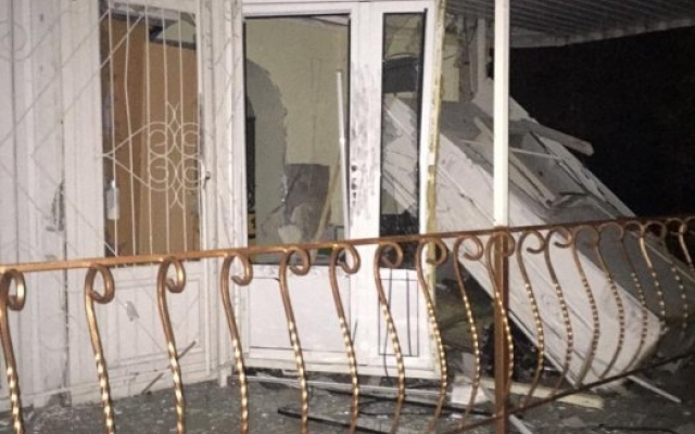 Группа молодых людей взорвали банкомат в Корабельном районе Фото № 1 Группа молодых людей взорвали банкомат в Корабельном районе Фото № 1