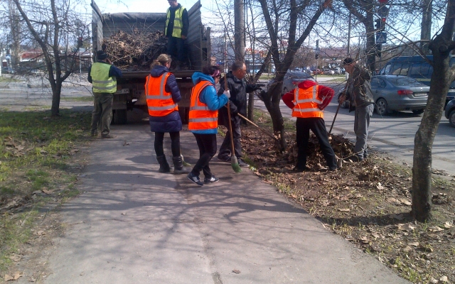 Улицы Центрального района убирают от мусора и очищают от стихийных свалок Фото № 5 Улицы Центрального района убирают от мусора и очищают от стихийных свалок Фото № 5