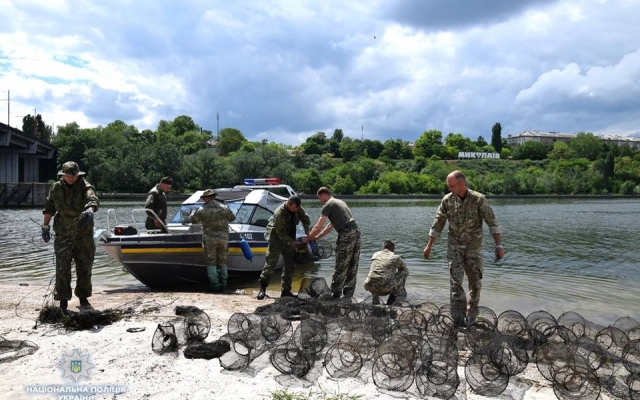 Правоохранители в водоемах Николаева и Николаевской области обнаружили браконьерские орудия лова Фото № 0 Правоохранители в водоемах Николаева и Николаевской области обнаружили браконьерские орудия лова Фото № 0
