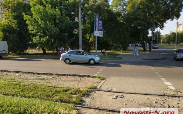На Чкалова столкнулись два автомобиля Фото № 3 На Чкалова столкнулись два автомобиля Фото № 3