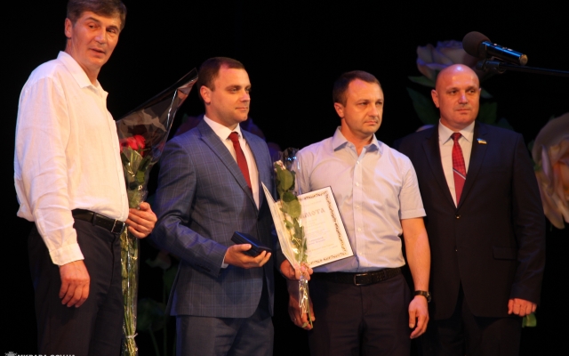 В Николаеве прошли торжества по случаю профессионального праздника людей в белых халатах Фото № 5 В Николаеве прошли торжества по случаю профессионального праздника людей в белых халатах Фото № 5