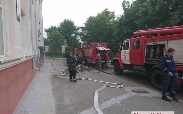В Николаеве горела общеобразовательная школа №34 Фото № 2 В Николаеве горела общеобразовательная школа №34 Фото № 2