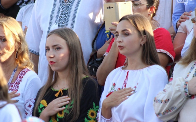 В Николаеве прошел традиционный «Марш вышиванок» Фото № 19 В Николаеве прошел традиционный «Марш вышиванок» Фото № 19