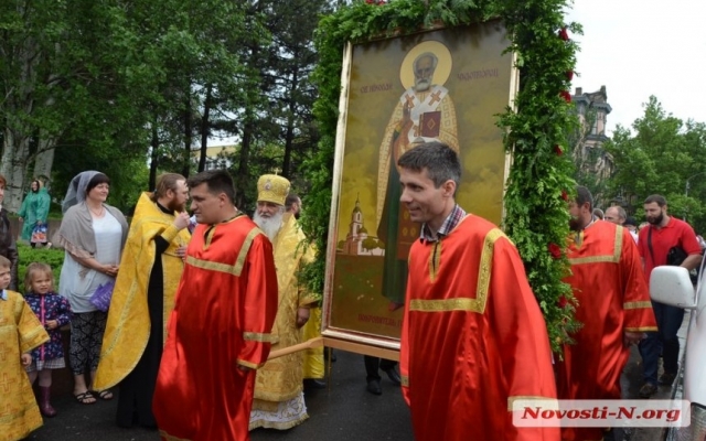 В Николаеве отметили День Святого Николая тройным крестным ходом Фото № 8 В Николаеве отметили День Святого Николая тройным крестным ходом Фото № 8