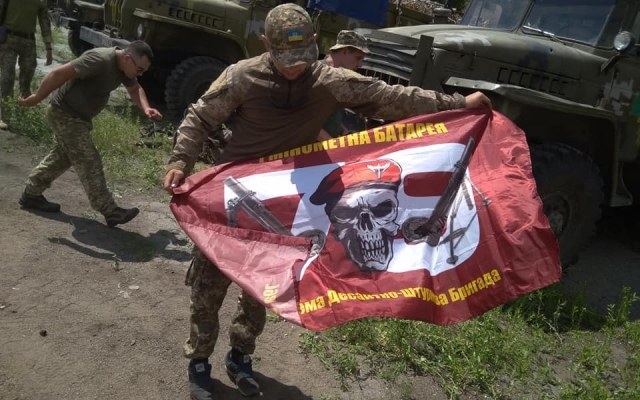 Из зоны ООС домой вернулись военнослужащие 79-й бригады отдельной десантно-штурмовой бригады Фото № 16 Из зоны ООС домой вернулись военнослужащие 79-й бригады отдельной десантно-штурмовой бригады Фото № 16