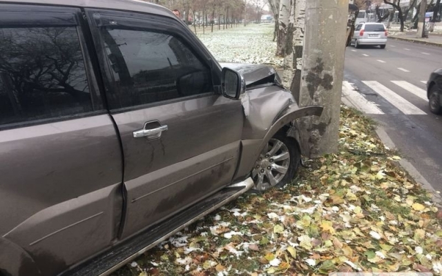 На Центральном проспекте авария, пострадал маленький ребенок Фото № 4 На Центральном проспекте авария, пострадал маленький ребенок Фото № 4