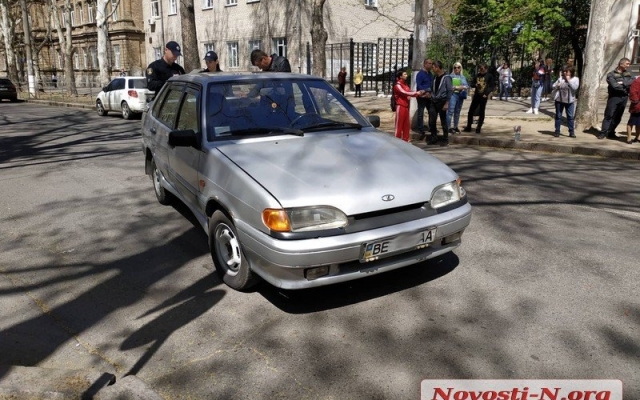 На Адмиральской автомобиль сбил школьницу Фото № 0 На Адмиральской автомобиль сбил школьницу Фото № 0