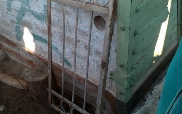 Неизвестный вандал изувечил могилы на Новобугском кладбище Фото № 0 Неизвестный вандал изувечил могилы на Новобугском кладбище Фото № 0