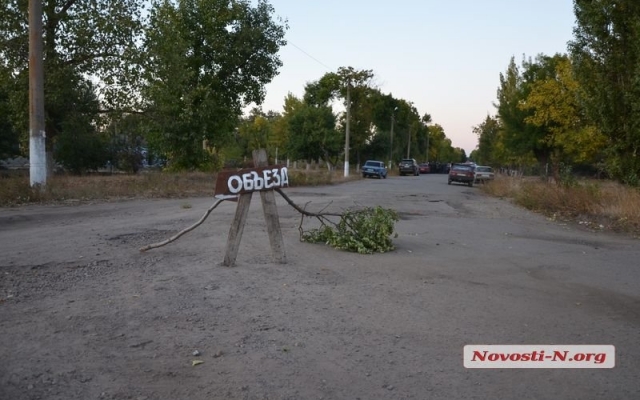 В поселке Грейгово жители перекрыли дорогу к элеватору Фото № 3 В поселке Грейгово жители перекрыли дорогу к элеватору Фото № 3