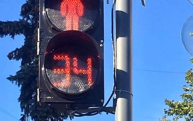 В Николаеве очередной аварийный перекресток оснастили светофорами Фото № 1 В Николаеве очередной аварийный перекресток оснастили светофорами Фото № 1