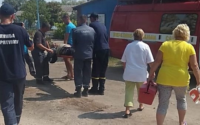 С острова Березань транспортировали охранника: мужчина провалился в яму и повредил позвоночник Фото № 1 С острова Березань транспортировали охранника: мужчина провалился в яму и повредил позвоночник Фото № 1