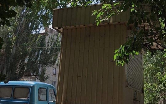 На Богоявленском проспекте начали убирать нелегальные МАФы Фото № 4 На Богоявленском проспекте начали убирать нелегальные МАФы Фото № 4