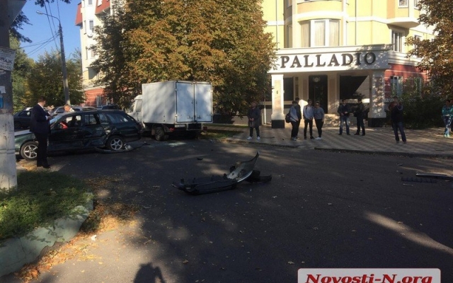 Пьяный водитель на автомобиле с еврономерами стал виновником аварии на Спасской, есть пострадавшие Фото № 3 Пьяный водитель на автомобиле с еврономерами стал виновником аварии на Спасской, есть пострадавшие Фото № 3