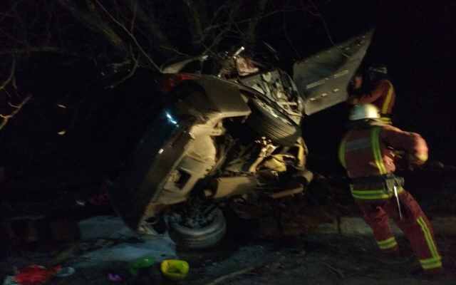 В Первомайске автомобиль врезался в дерево: водитель – погиб, пострадали ребенок и пять пассажиров Фото № 1 В Первомайске автомобиль врезался в дерево: водитель – погиб, пострадали ребенок и пять пассажиров Фото № 1