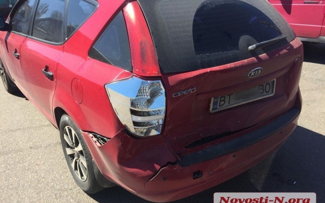 На Пушкинском кольце столкнулись два автомобиля, образовались пробки на дорогах Фото № 1 На Пушкинском кольце столкнулись два автомобиля, образовались пробки на дорогах Фото № 1