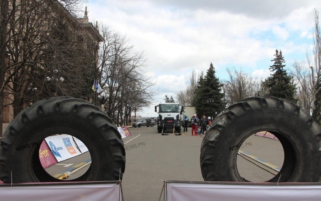 В Николаеве на Muromets Fest спортсмены-тяжеловесы установили рекорд по поднятию штанги Фото № 4 В Николаеве на Muromets Fest спортсмены-тяжеловесы установили рекорд по поднятию штанги Фото № 4